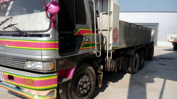 ขายรถ10ล้อดั๊มแม่ลูก3คานสภาพดีขายถูกตามสภาพ