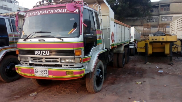 ขายรถ10ล้อดั๊มเครื่อง210แรงพร้อมลูก3คานแท้ ขายรถ10ล้อดั๊มเครื่อง210แรงพร้อมลูก3คานแท้