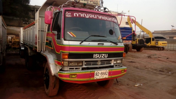 ขายรถ10ล้อดั๊มเครื่อง210แรงพร้อมลูก3คานแท้