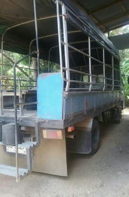 หกล้อ อีซูชุ NPR115 แท้เกียร์สั้น มีหลังคา รับ-ส่ง นักเรียน สภาพดีเดิมๆสวยพร้อมใช้ ทะเบียนพร้อมโอน ราคา 299,000บ บริการขับส่งถึงบ้าน คร๊าฟๆ