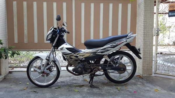 ขออนุญาติขาย Honda Sonic New 125 ปี 51 สีขาวมุก รุ่นสุดท้าย ขออนุญาติขาย Honda Sonic New 125 ปี 51 สีขาวมุก รุ่นสุดท้าย