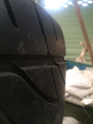 ขายยาง ฺBridgestone 215/45R17 สภาพดี 4 เส้น