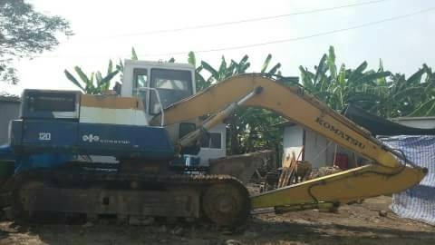 ขาย KOMATSU PC100 L-3 สภาพสวยพร้อมใช้ ติดต่อได้ คุณอ๊อฟ พิจิตร 086-737-9991