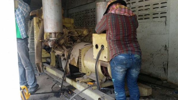 Hino ef 350 เครื่องกำเนิดไฟฟ้า เครื่องยนต์ 8 สูบ สภาพสวยจากร้านวินิตรลาดหลุมแก้วครับ