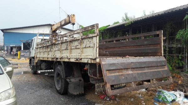 ขายด่วน!!รถบรรทุกหกล้อติดเครนFF3H195แรงยาว7.2เมตรเครน4.5ตัน 081-159755K.อิ้ง,081-2995537K.อู้ด