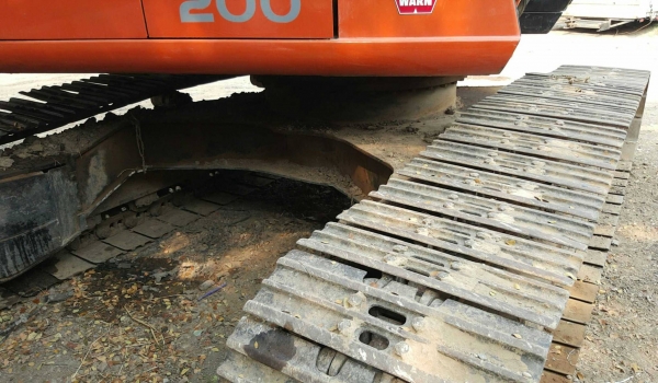 แบล็คโฮ PC 200 แบล็คโฮ PC 200