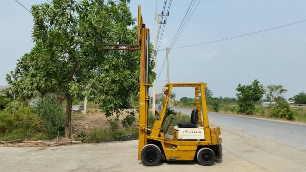 ขายด่วนรถยก TOYOTA 4FGยก1.5ตันเสาสูง3เมตรยางตัน4เส้นรถนอกยังไม่เคยใช้งานในเมืองไทยเลย=รุ่นใหม่ขายถูกๆๆ