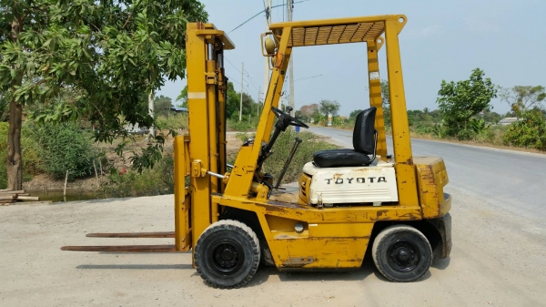 ขายด่วนรถยก TOYOTA 4FGยก1.5ตันเสาสูง3เมตรยางตัน4เส้นรถนอกยังไม่เคยใช้งานในเมืองไทยเลย=รุ่นใหม่ขายถูกๆๆ