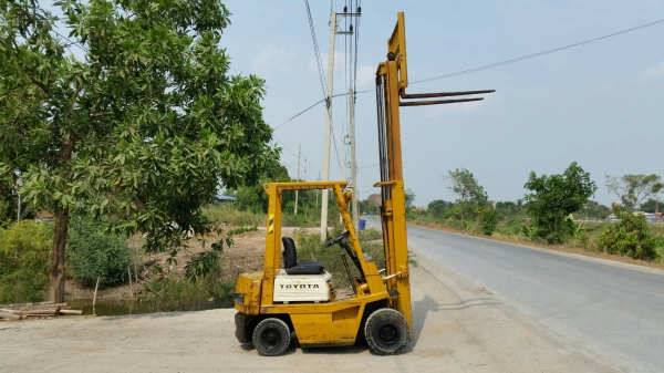 ขายด่วนรถยก TOYOTA 4FGยก1.5ตันเสาสูง3เมตรยางตัน4เส้นรถนอกยังไม่เคยใช้งานในเมืองไทยเลย=รุ่นใหม่ขายถูกๆๆ