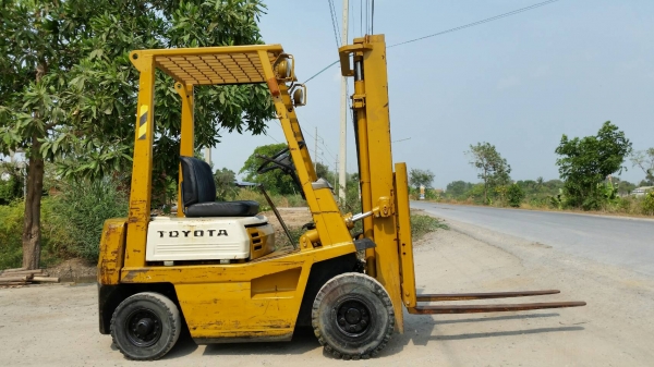 ขายด่วนรถยก TOYOTA 4FGยก1.5ตันเสาสูง3เมตรยางตัน4เส้นรถนอกยังไม่เคยใช้งานในเมืองไทยเลย=รุ่นใหม่ขายถูกๆๆ