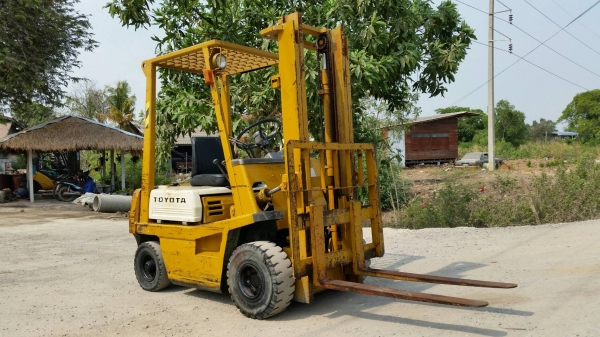ขายด่วนรถยก TOYOTA 4FGยก1.5ตันเสาสูง3เมตรยางตัน4เส้นรถนอกยังไม่เคยใช้งานในเมืองไทยเลย=รุ่นใหม่ขายถูกๆๆ