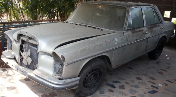 ขาย BENZ W108 ไม่มีเล่ม-ไว้ทำอะไหล่ เครื่อง 300D ครับทั้งคัน