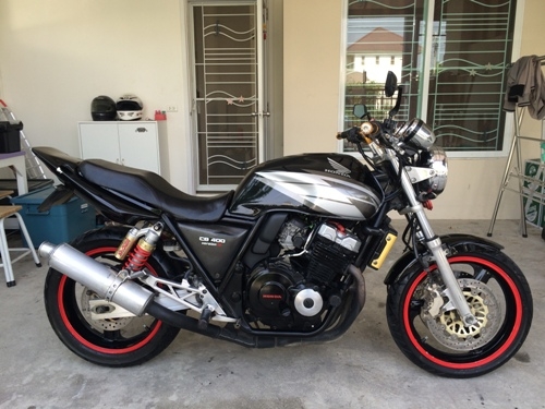 ขาย cb400 ปี 98 vs. สรรพสามิตรตัวจริง สวยๆ 64000 ด่วนๆคับ