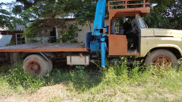 รถหกล้อใหญ่ มีเครน รถหกล้อใหญ่ มีเครน