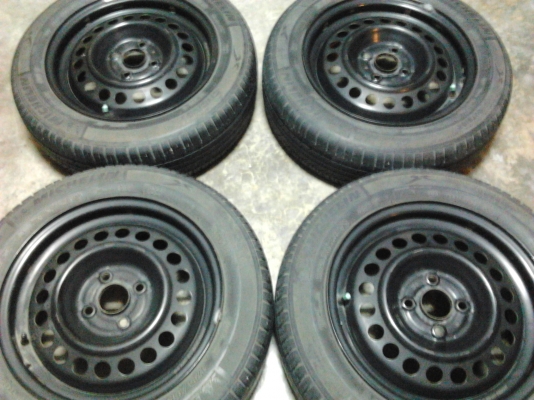 กะทะล้อขอบ15-4รู100 พร้อมยางมิชลิน ปี12 ชุด1500บาท