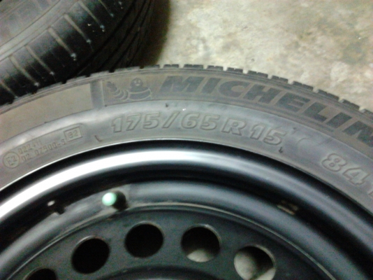 กะทะล้อขอบ15-4รู100 พร้อมยางมิชลิน ปี12 ชุด1500บาท
