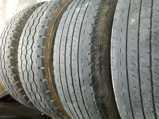 ล้อกะทะ6รูใส่ อีซูซุ พร้อมยาง215-70-15 บริสโตน ชุด2500บาท