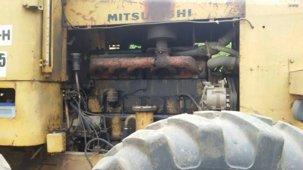 รถเกรด MITSUBISHI  LG2 - H - 0595.    สนใจติดต่อ  081 - 6079515