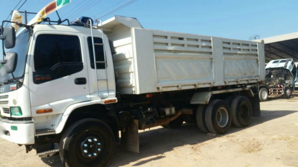 รถอีซุซุ 10 ล้อดั้ม FXZ 270 แรงม้า ปี 51.    สนใจติดต่อ  081 - 6079515