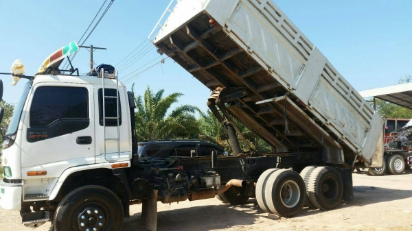 รถอีซุซุ 10 ล้อดั้ม FXZ 270 แรงม้า ปี 51.    สนใจติดต่อ  081 - 6079515