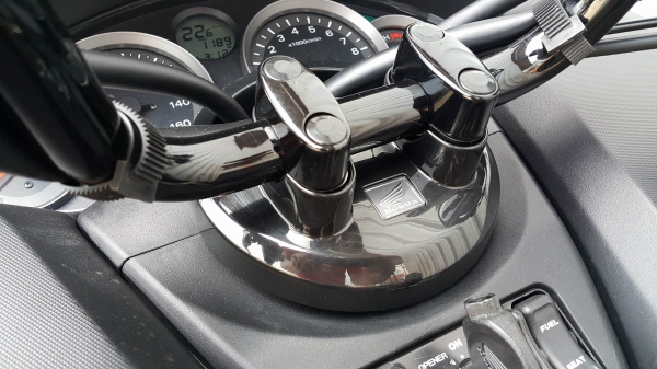 Forza300 2015 วิ่ง 1000 กิโลแท้เชคศูนย์ได้ พร้อมใช้ ราคาไม่แพง ต่อรองได้