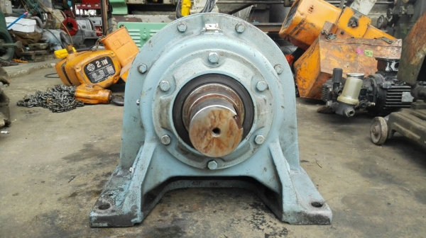 มอเตอร์เกียร์ Sumitomo Cyclo drive มีเบรค 15 HP 380V ทด 1:43 ความเร็วรอบ 34 RPM. สภาพกริ้บๆสีเดิมๆ มาเทสได้เลย!!