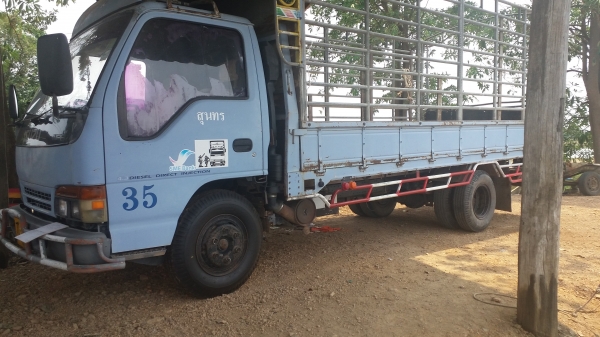 ขายรถบรรทุก 6 ล้อ อีซูซู NPR ติดต่อ 092-65217322