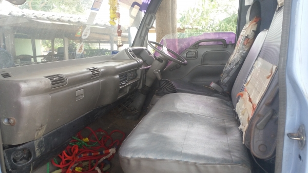 ขายรถบรรทุก 6 ล้อ อีซูซู NPR ติดต่อ 092-65217322