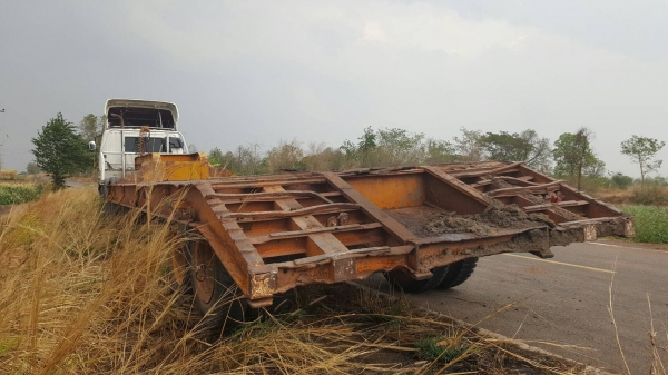 ขาย หางโรเบท 2 เพลา ไม่มีทะเบียน ยาว 8.50 เมตร รวมท้ายลาด กว้าง 2.80 เมตร คัสซีเหล็กใหญ่แข็งแรง ราคาต่อรองได้ครับ ขาย หางโรเบท 2 เพลา ไม่มีทะเบียน ยาว 8.50 เมตร รวมท้ายลาด กว้าง 2.80 เมตร คัสซีเหล็กใหญ่แข็งแรง ราคาต่อรองได้ครับ