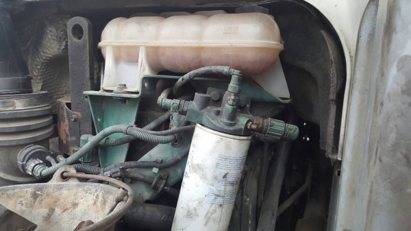 ขาย หัวคัสซี 10 ล้อ เพลาเดียว VOLVO เครื่อง 250 แรงม้า คัสซีสวยตลอดเส้น ช่วงล่างระบบถุงลม ยางเรเดียลเต็มทุกเส้น เอกสารทะเบียนครบ ราคาต่อรองได้