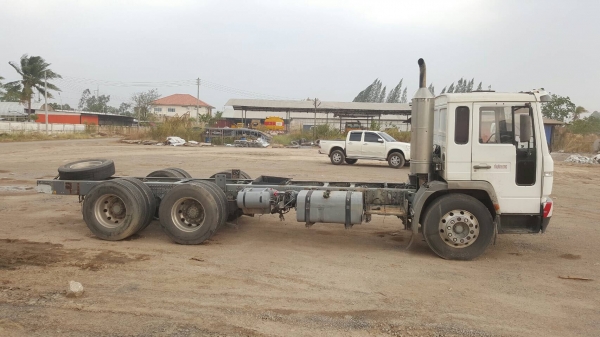 ขาย หัวคัสซี 10 ล้อ เพลาเดียว VOLVO เครื่อง 250 แรงม้า คัสซีสวยตลอดเส้น ช่วงล่างระบบถุงลม ยางเรเดียลเต็มทุกเส้น เอกสารทะเบียนครบ ราคาต่อรองได้