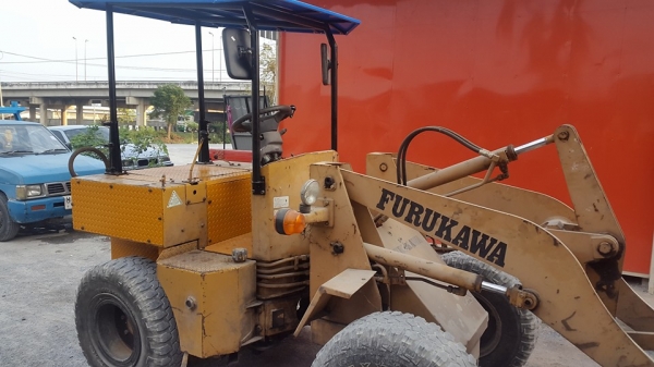 รถตักเอวอ่อน ตัวเล็กราคาถูก รถตักเอวอ่อน ตัวเล็กราคาถูก