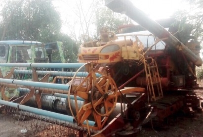 ขายด่วน รถเกี่ยวข้าวเกษตรพัฒนา - ไอ้หนุ่มไวไฟ สภาพดีมากครับพร้อมใช้งานได้เลย เครื่องยนต์ 240 แรง 6HH1 เทอร์โบ อุ้ม 2.5 ตัน ปั๊มใหม่ๆไดกิ้นเบอร์ 23 ช่วงล่าง 12 HT สภาพดีพร้อมทำงานได้เลย ราคาต่อรองได้ครับ