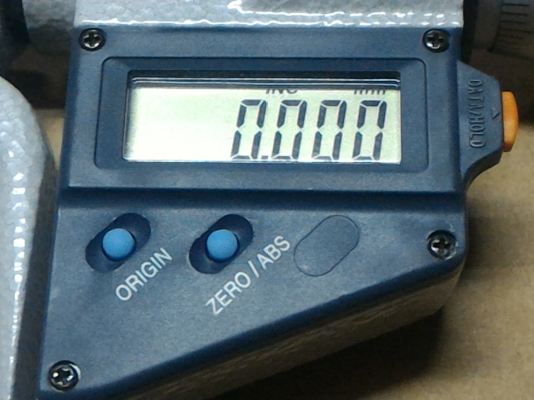 ไมโครมิเตอร์ดิจิตอลแบบพิเศษ ยี่ห้อ mitutoyo  จากญี่ปุ่น สภาพสวย เชื่อมต่อคอมพิวเตอร์บันทึกค่าได้