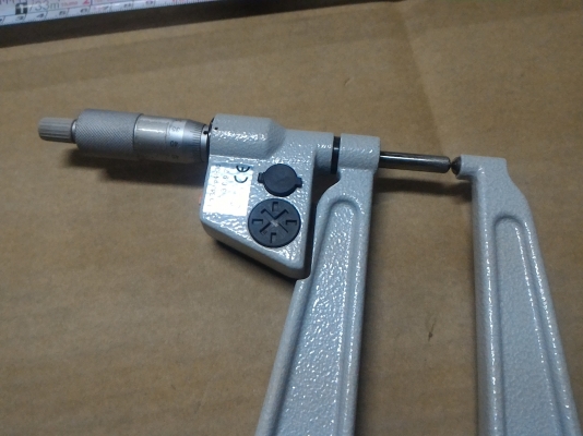 ไมโครมิเตอร์ดิจิตอลแบบพิเศษ ยี่ห้อ mitutoyo  จากญี่ปุ่น สภาพสวย เชื่อมต่อคอมพิวเตอร์บันทึกค่าได้