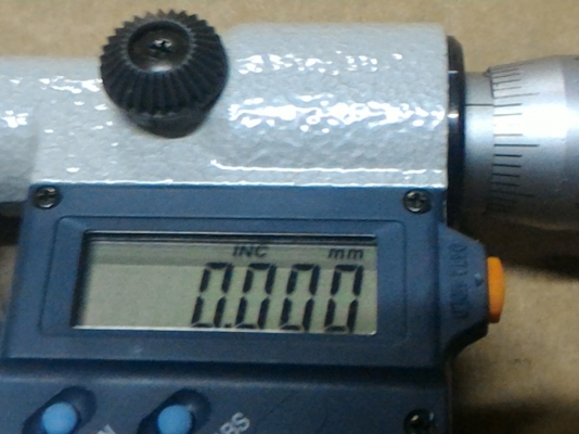 ไมโครมิเตอร์ดิจิตอลแบบพิเศษ ยี่ห้อ mitutoyo  จากญี่ปุ่น สภาพสวย เชื่อมต่อคอมพิวเตอร์บันทึกค่าได้