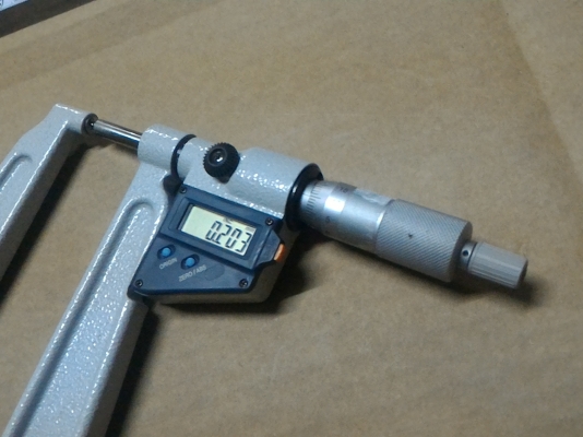 ไมโครมิเตอร์ดิจิตอลแบบพิเศษ ยี่ห้อ mitutoyo  จากญี่ปุ่น สภาพสวย เชื่อมต่อคอมพิวเตอร์บันทึกค่าได้