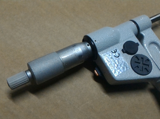 ไมโครมิเตอร์ดิจิตอลแบบพิเศษ ยี่ห้อ mitutoyo  จากญี่ปุ่น สภาพสวย เชื่อมต่อคอมพิวเตอร์บันทึกค่าได้