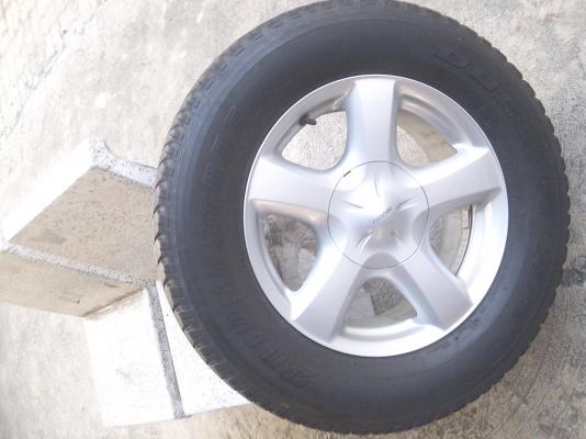 แม็กพร้อมยาง v-crocss