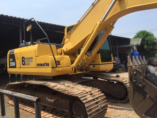 KOMATSU200-8 เล่มทะเบียน 6551ชม. สวยมาก ทุกอย่างเต็ม