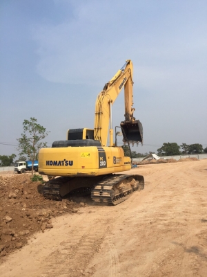 KOMATSU200-8 เล่มทะเบียน 6551ชม. สวยมาก ทุกอย่างเต็ม