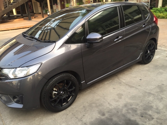2014 HONDA JAZZ, 1.5 i-VTEC SV โฉม JAZZ 2014 สีเทา-ดำ เกียร์ออโต้ ทะเบียน 3กต3984 กรุงเทพฯ ราคา 540,000 บาท   New Jazz 2014 SV เกียร์ออโต้ สีเทาดำ ปรับเสียงที่พวงมาลัย ครุสคอนโทรล Airbag2ใบ อากาศอัตโนมัติ ปรับเสียงที่พวงมาลัย ครุสคอนโทรล ใส่แมค17ยางใหม่ใช