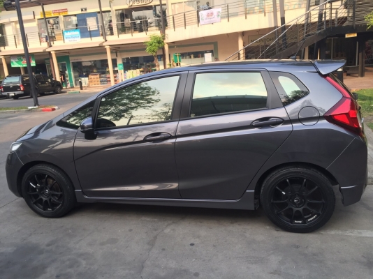 2014 HONDA JAZZ, 1.5 i-VTEC SV โฉม JAZZ 2014 สีเทา-ดำ เกียร์ออโต้ ทะเบียน 3กต3984 กรุงเทพฯ ราคา 540,000 บาท   New Jazz 2014 SV เกียร์ออโต้ สีเทาดำ ปรับเสียงที่พวงมาลัย ครุสคอนโทรล Airbag2ใบ อากาศอัตโนมัติ ปรับเสียงที่พวงมาลัย ครุสคอนโทรล ใส่แมค17ยางใหม่ใช