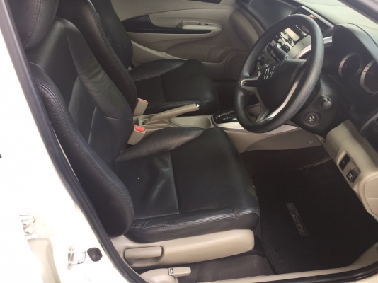 Honda City 2011 S สีขาวเกียร์ออโต้ เบาะหนัง สเกิร์ตรอบคันจากโรงงาน แมคActive Plus ยางใหม่ ไมล์80,000ก.ม. ติดแก๊สLPG บุ๊คเซอร์วิสครบเอกสารเช็กแก๊สครบ รถเดิมๆไม่มีชนไม่มีทำสี ขาย330000  ดาวน์ 30000บาท ผ่อน 6xxxบาท72เดือน ติดต่อ0816383886