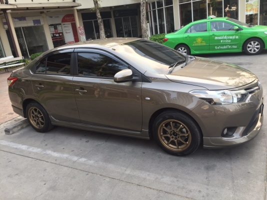 New Vios 2013 1.5E สีน้ำตาล เกียร์ออโต้ ไมล์4หมื่น   2013 TOYOTA SOLUNA, VIOS 1.5 E (ABS+AB) โฉม vios ปี13-ปัจจุบัน สีน้ำตาล เกียร์ออโต้ ทะเบียน 2กล798 กรุงเทพฯ ราคา 390000 บาท   New Vios 2013 1.5E สีน้ำตาล เกียร์ออโต้ ไมล์4หมื่น กระจกข้างปรับไฟฟ้า แอร์แบ