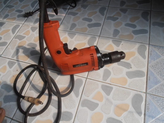 สว่าน MAKTEC MT811 430W