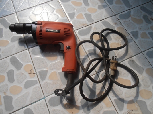 สว่าน MAKTEC MT811 430W