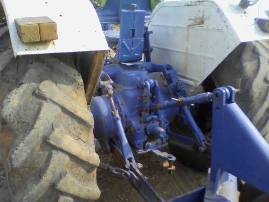 ขายรถไถฟอรด็5000  รุ่น68สวยเดิมราไม่แพงมีทะเบียน0810076640