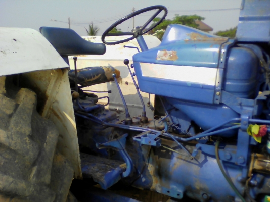 ขายรถไถฟอรด็5000  รุ่น68สวยเดิมราไม่แพงมีทะเบียน0810076640