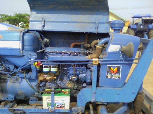 ขายรถไถฟอรด็5000  รุ่น68สวยเดิมราไม่แพงมีทะเบียน0810076640